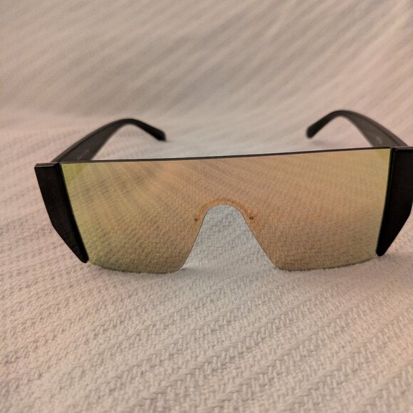 Fashion Nova - Mirrored /Reflective Fashion Sunglasses - Picture 1 of 3